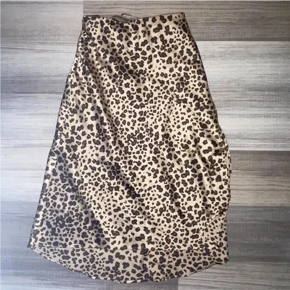 xxs abercrombie fitch leopard print midi skirt with slit